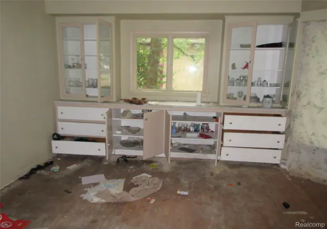 Photo 3 of Single family home for sale at 1001 Copeman Blvd, Flint, MI 48504 | MLS# 20261062507 | Listing updated on 2026-08-12