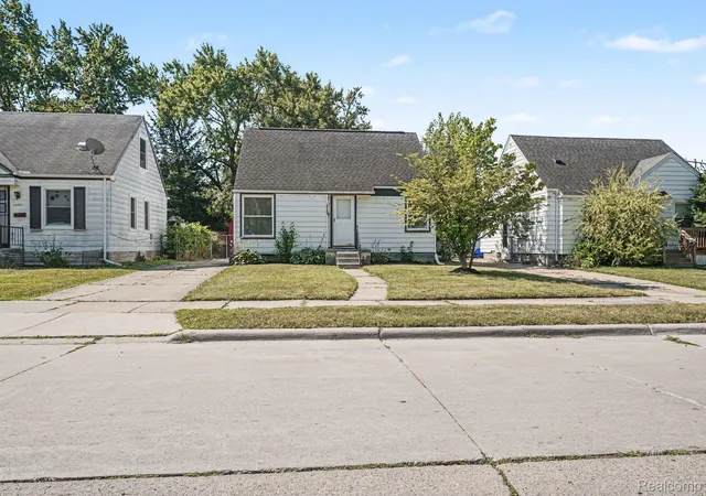 Photo 3 of Single family home for sale at 24435 Colgate St, Dearborn Heights, MI 48125 | MLS# 20261062508 | Listing updated on 2026-08-30