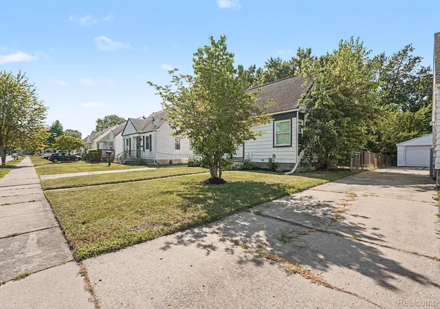 Photo 3 of Single family home for sale at 24435 Colgate St, Dearborn Heights, MI 48125 | MLS# 20261062508 | Listing updated on 2026-08-30