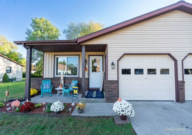 Listing Photo 3 - Condo for sale in building located at 286 Felch St, Holland, MI 49424
