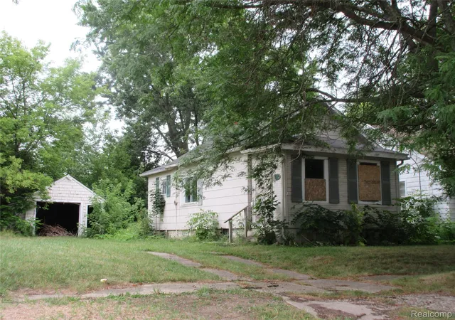 Photo 1 of Single family home for sale at 915 Stocker Ave, Flint, MI 48503 | MLS# 20261062512 | Listing updated on 2026-08-13
