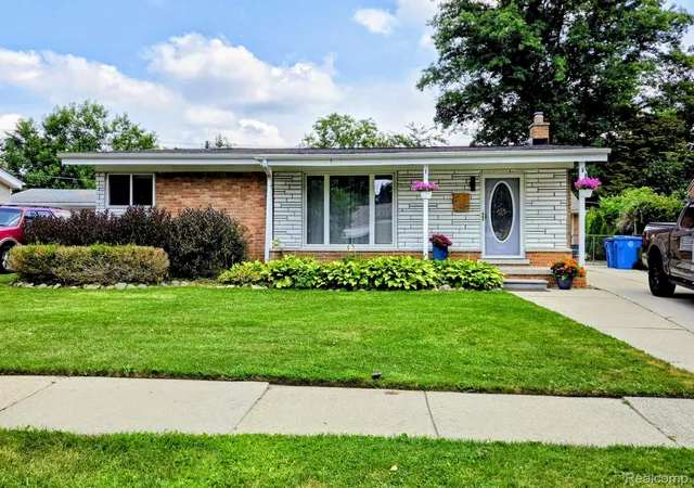 Photo 1 of Single family home for sale at 7426 N Charlesworth St, Dearborn Heights, MI 48127 | MLS# 20261062517 | Listing updated on 2026-09-13