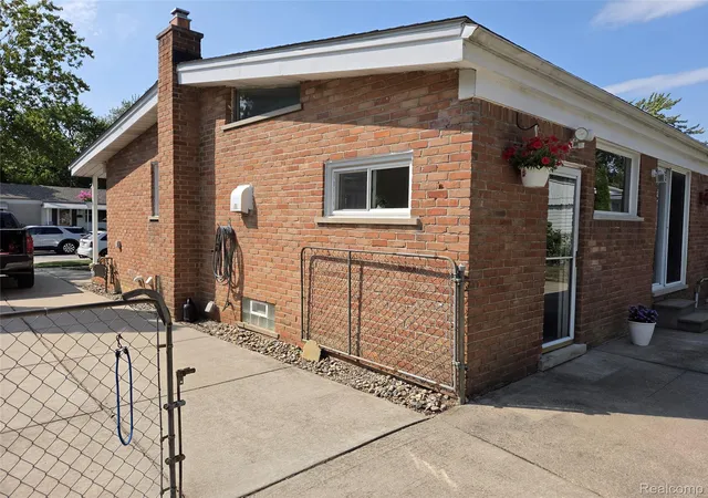 Photo 3 of Single family home for sale at 7426 N Charlesworth St, Dearborn Heights, MI 48127 | MLS# 20261062517 | Listing updated on 2026-09-13