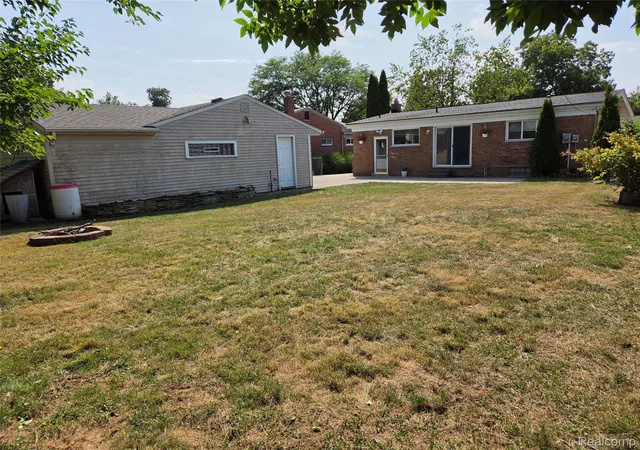 Photo 3 of Single family home for sale at 7426 N Charlesworth St, Dearborn Heights, MI 48127 | MLS# 20261062517 | Listing updated on 2026-09-13
