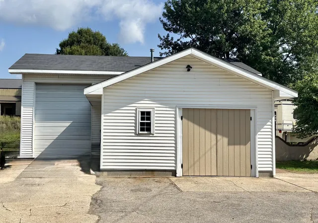 39th image of 2283 19 Mile Rd Nw, Kent City, MI 49330 | MLS# 71026041449
