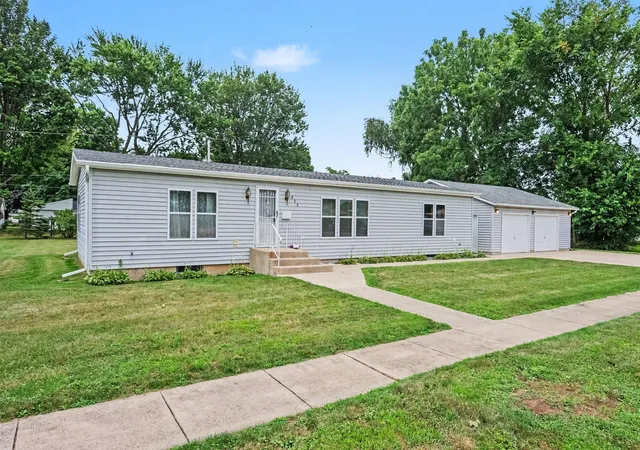 2nd image of 511 N Erie St, Three Rivers, MI 49093 | MLS# 66026041453