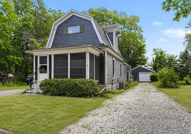 Photo 1 of Sale Pending at 40 Oxford St, Battle Creek, MI 49017 | MLS# 66026041456 | Listing updated on 2026-08-15
