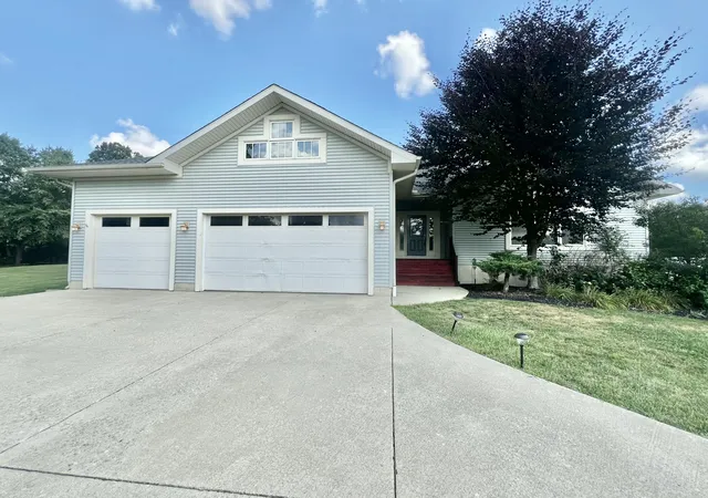 Photo 3 of Single family home for sale at 132 Remington Dr, Spring Arbor, MI 49283 | MLS# 62026041463 | Listing updated on 2026-08-10