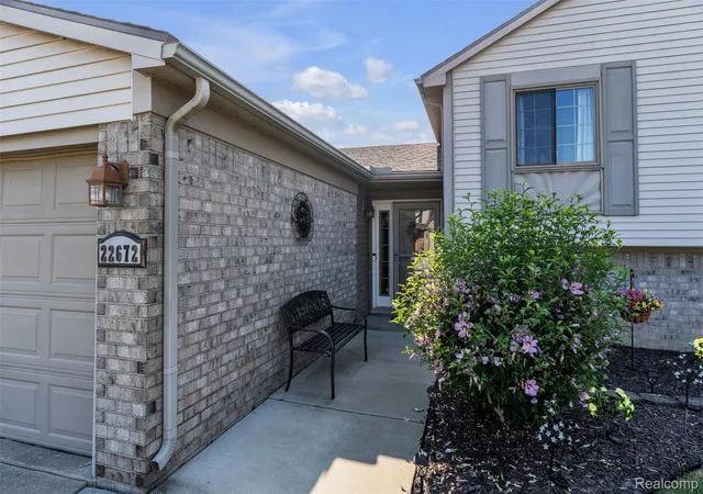 5th image of 22672 Woodcreek Dr, Flat Rock, MI 48134 | MLS# 20261062535