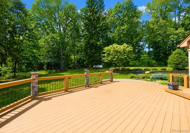 Photo 4 of Single family home for sale at 13130 Pine Meadow Dr, Fenton, MI 48430 | MLS# 20261062538 | Listing updated on 2026-08-23