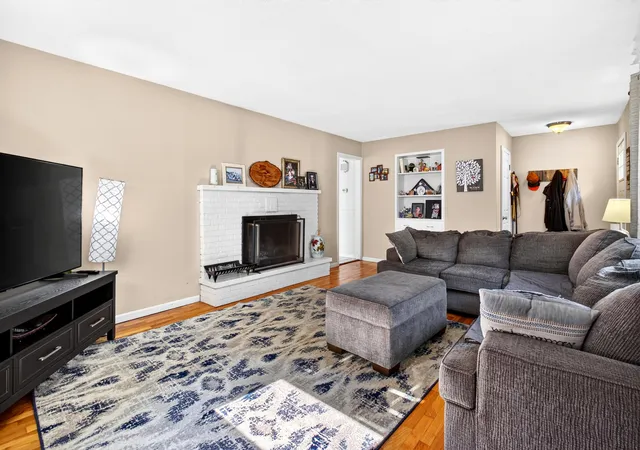 Photo 2 of Single family home for sale at 1516 Timberlane Dr, Saint Joseph, MI 49085 | MLS# 69026041468 | Listing updated on 2026-08-31