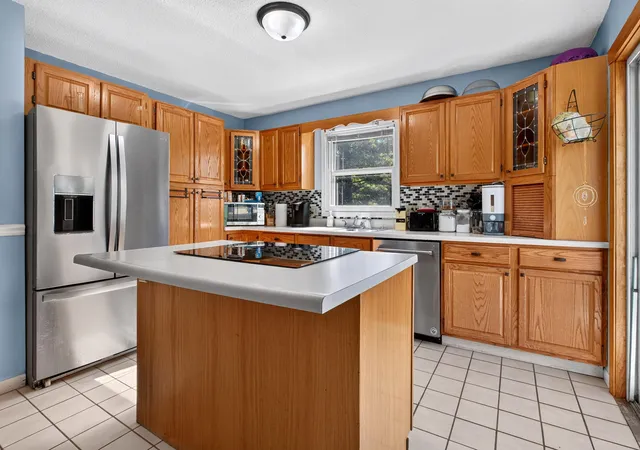 Photo 3 of Single family home for sale at 1516 Timberlane Dr, Saint Joseph, MI 49085 | MLS# 69026041468 | Listing updated on 2026-08-31