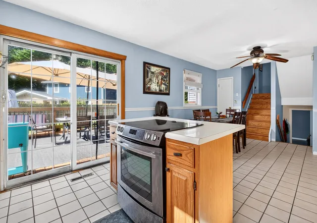 Photo 3 of Single family home for sale at 1516 Timberlane Dr, Saint Joseph, MI 49085 | MLS# 69026041468 | Listing updated on 2026-08-31