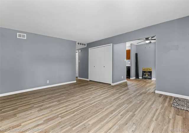 Photo 5 of Single family home for sale at 24089 Hopkins St, Dearborn Heights, MI 48125 | MLS# 20261062541 | Listing updated on 2026-08-20