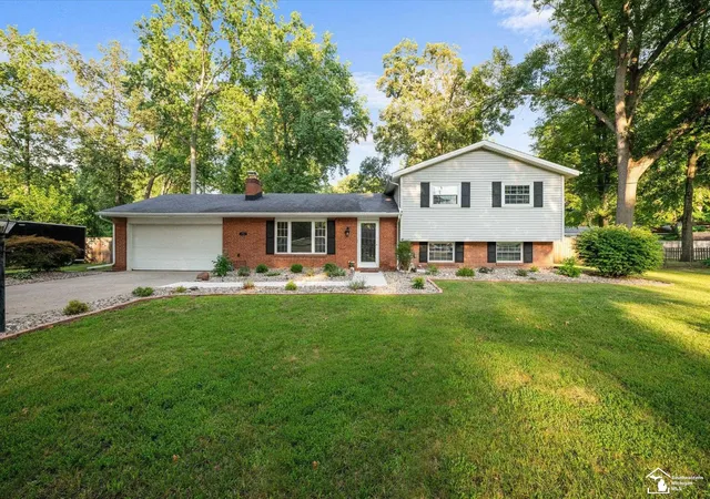 Photo 1 of Sale Pending at 7710 Fir Dr, Temperance, MI 48182 | MLS# 57050217864 | Listing updated on 2026-08-26
