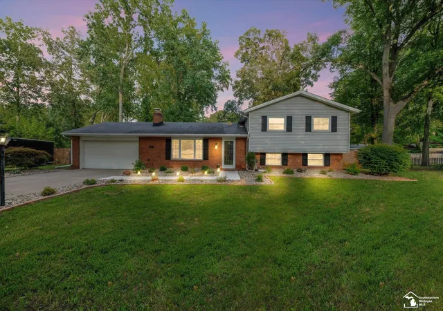36th image of 7710 Fir Dr, Temperance, MI 48182 | MLS# 57050217864