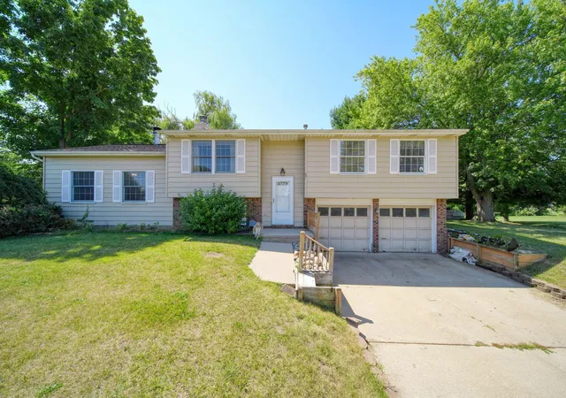 Photo 1 of Single family home for sale at 2129 Heights Dr, Brooklyn, MI 49230 | MLS# 81026041474 | Listing updated on 2026-08-08