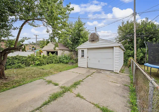 Photo 3 of Single family home for sale at 7320 Orchard Ave, Dearborn, MI 48126 | MLS# 20261062547 | Listing updated on 2026-08-22