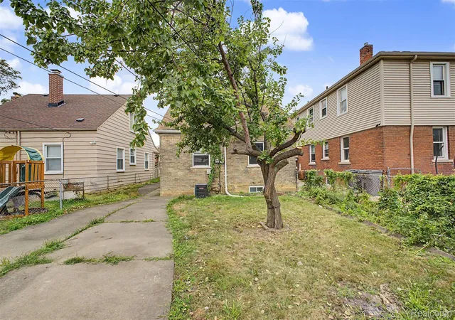 Photo 4 of Single family home for sale at 7320 Orchard Ave, Dearborn, MI 48126 | MLS# 20261062547 | Listing updated on 2026-08-22