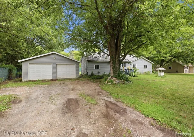 Photo 4 of Single family home for sale at 10135 Clark Rd, Davison, MI 48423 | MLS# 20261062554 | Listing updated on 2026-08-08