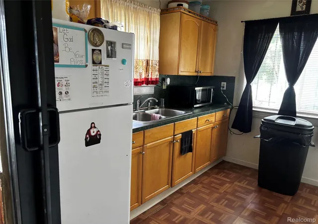 Photo 3 of Single family home for sale at 4001 Fleming Rd, Flint, MI 48504 | MLS# 20261062555 | Listing updated on 2026-08-10