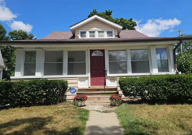 Photo 1 of Single family home for sale at 2100 Cadillac St, Flint, MI 48504 | MLS# 20261062561 | Listing updated on 2026-08-08