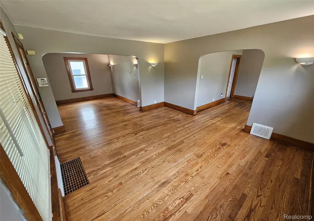 Photo 2 of Single family home for sale at 2100 Cadillac St, Flint, MI 48504 | MLS# 20261062561 | Listing updated on 2026-08-08