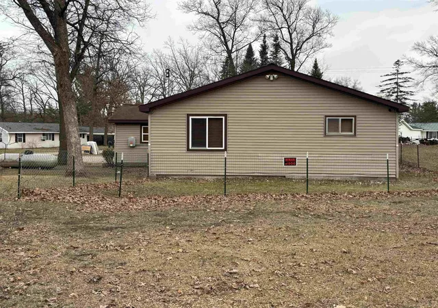 5th image of 2901 Cathy St, Harrison, MI 48625 | MLS# 58050217869