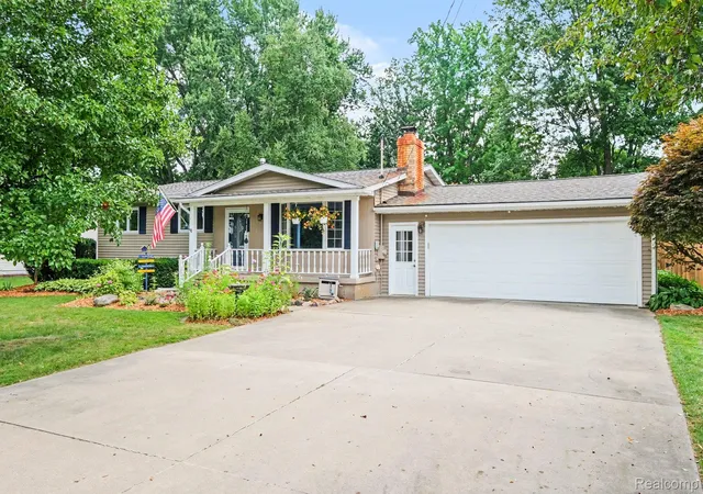 Photo 3 of Single family home for sale at 10361 Coldwater Rd, Flushing, MI 48433 | MLS# 20261062564 | Listing updated on 2026-09-11