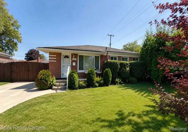 2nd image of 634 Michelle Ct, Garden City, MI 48135 | MLS# 20261062566