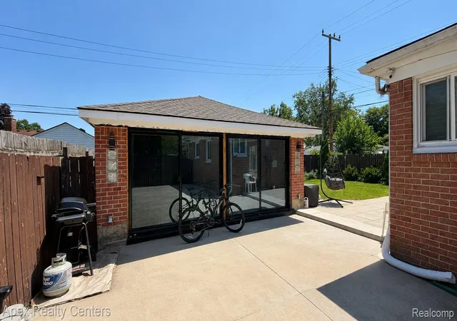 21st image of 634 Michelle Ct, Garden City, MI 48135 | MLS# 20261062566