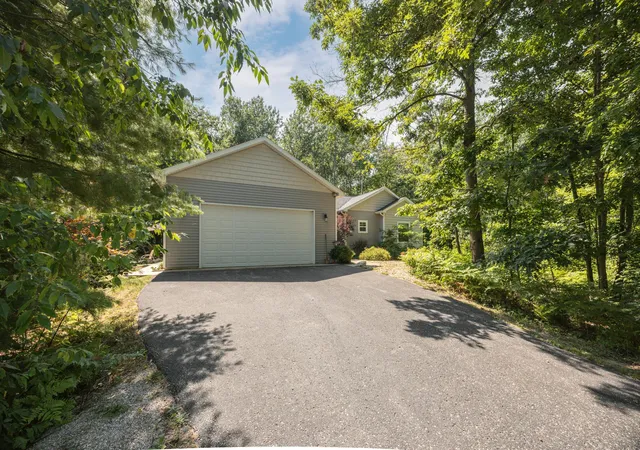 Photo 3 of Single family home for sale at 1854 Round Lake Rd, Interlochen, MI 49643 | MLS# 78080072104 | Listing updated on 2026-08-27