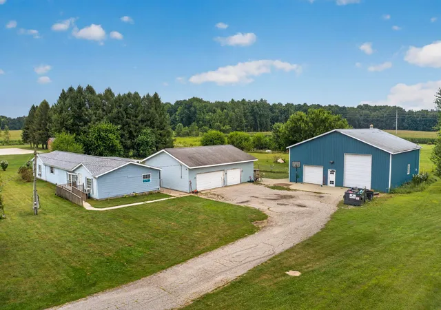 1st image of 30083 M 62 W, Dowagiac, MI 49047 | MLS# 69026041492
