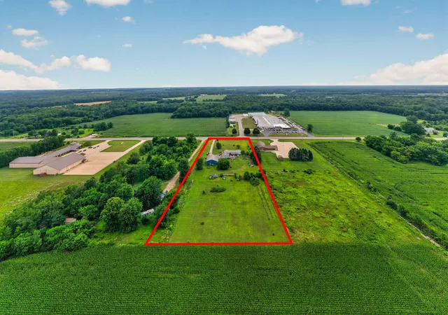 Photo 3 of Single family home for sale at 30083 M 62 W, Dowagiac, MI 49047 | MLS# 69026041492 | Listing updated on 2026-09-08