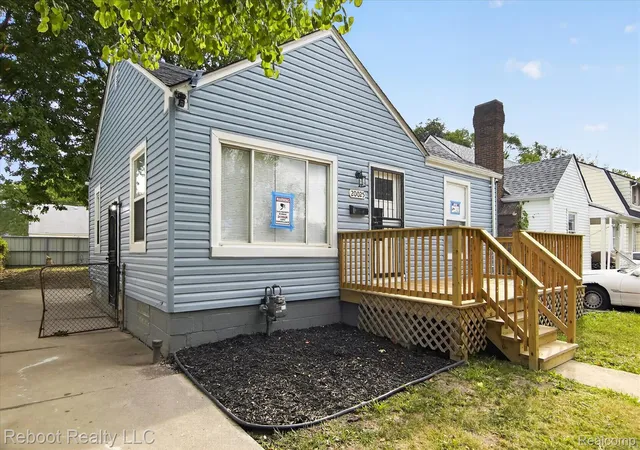 Photo 3 of Single family home for sale at 20025 Mccormick St, Detroit, MI 48224 | MLS# 20261062576 | Listing updated on 2026-09-28