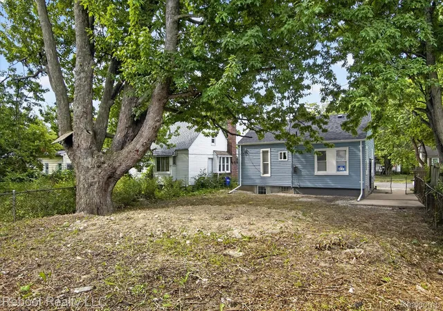 36th image of 20025 Mccormick St, Detroit, MI 48224 | MLS# 20261062576