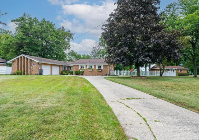 Photo 1 of Single family home for sale at 10476 Range Line Rd, Berrien Springs, MI 49103 | MLS# 69026041496 | Listing updated on 2026-08-12