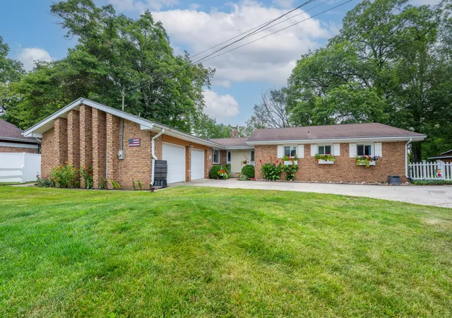 Photo 2 of Single family home for sale at 10476 Range Line Rd, Berrien Springs, MI 49103 | MLS# 69026041496 | Listing updated on 2026-08-12