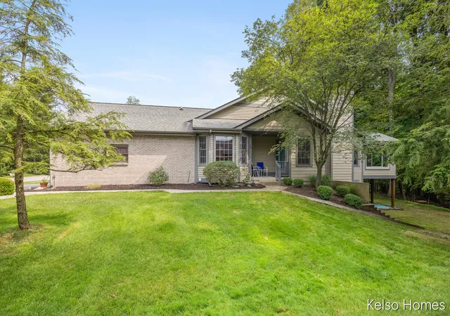 1st image of 2122 S Cross Creek Dr Se, Grand Rapids, MI 49508 | MLS# 65026041498