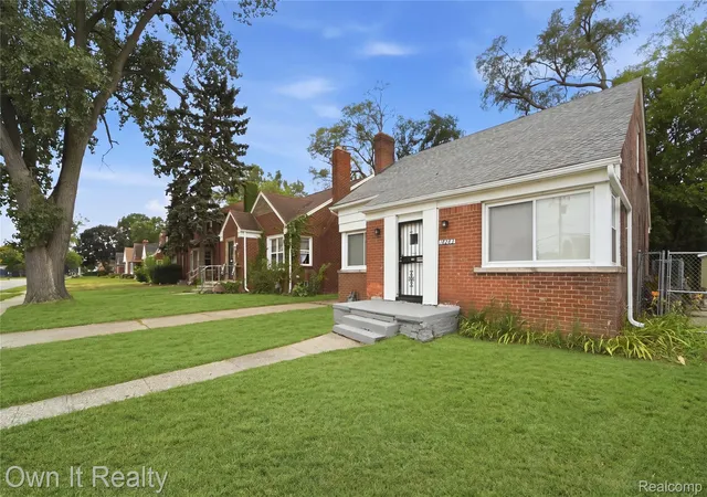 Photo 3 of Single family home for sale at 18283 Tracey St, Detroit, MI 48235 | MLS# 20261062582 | Listing updated on 2026-08-11