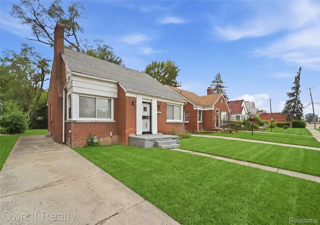 Photo 3 of Single family home for sale at 18283 Tracey St, Detroit, MI 48235 | MLS# 20261062582 | Listing updated on 2026-08-11