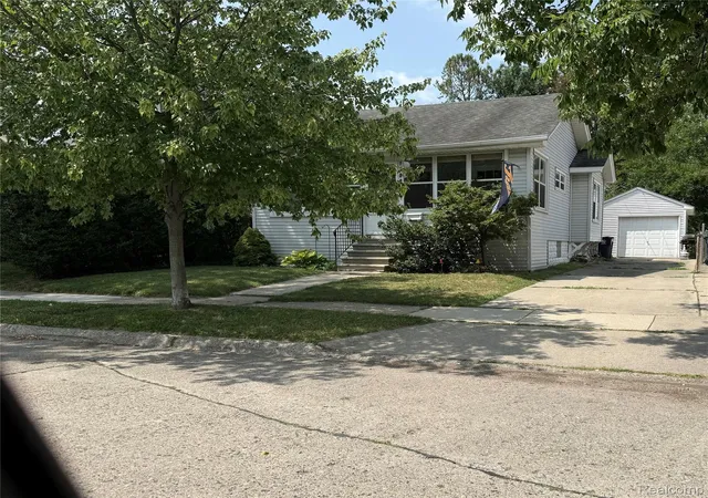 Photo 2 of Single family home for sale at 1108 S Wilson Ave, Royal Oak, MI 48067 | MLS# 20261062594 | Listing updated on 2026-09-13