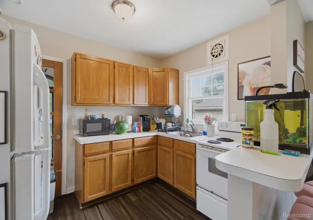 Photo 4 of Single family home for sale at 1108 S Wilson Ave, Royal Oak, MI 48067 | MLS# 20261062594 | Listing updated on 2026-09-13