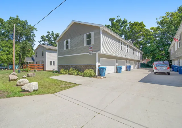 Photo 3 of Multi family home for sale at 1201 Kimbark Ave, Kalamazoo, MI 49006 | MLS# 65026041511 | Listing updated on 2026-08-21