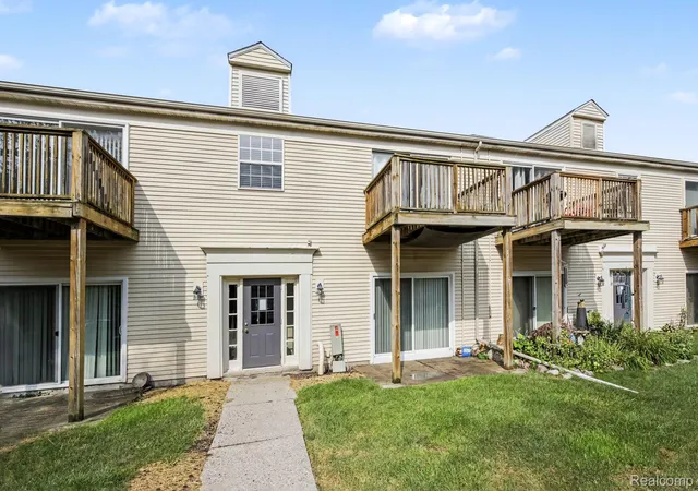 2nd image of 833 Bloomfield Village Blvd #G, Auburn Hills, MI 48326 | MLS# 20261062597