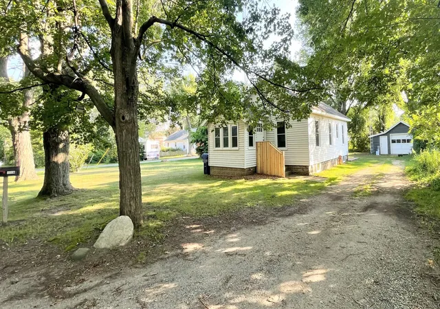 Photo 1 of Single family home for sale at 1146 Coolidge Ave, Benton Harbor, MI 49022 | MLS# 71026041517 | Listing updated on 2026-09-02