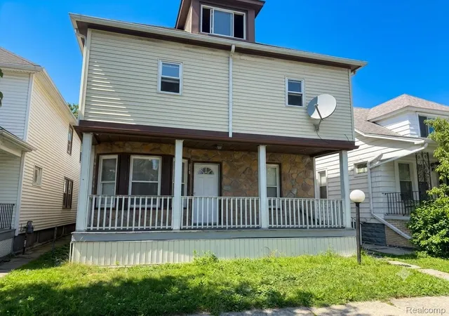 Listing Photo 4 - Condo for sale in building located at 3845 Edwin St, Hamtramck, MI 48212