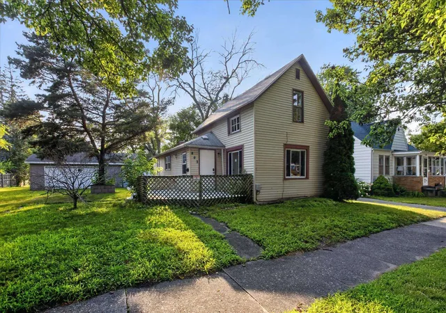 Photo 2 of Single family home for sale at 803 Joseph St, Bay City, MI 48706 | MLS# 79080072108 | Listing updated on 2026-08-30