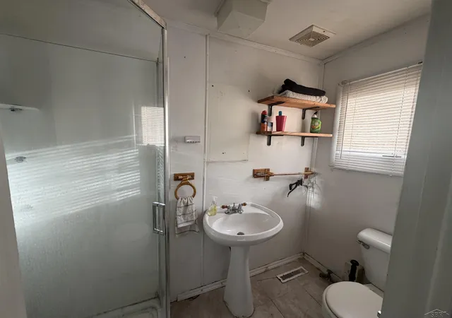 Photo 3 of Single family home for sale at 1802 Marquette St, Saginaw, MI 48602 | MLS# 61050217876 | Listing updated on 2026-08-21