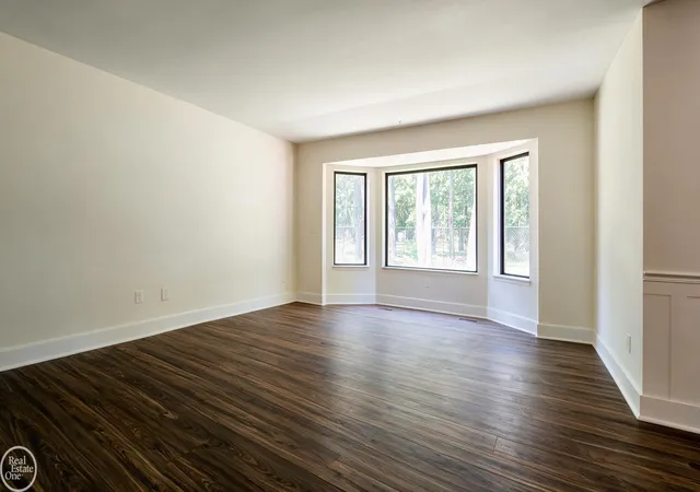 Photo 4 of Single family home for sale at 11343 Common Rd, Warren, MI 48093 | MLS# 58050217878 | Listing updated on 2026-09-17